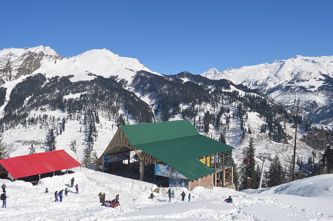 Manali Snow Getaway in Manali